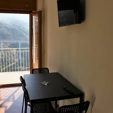 Iris House Apartment